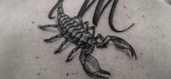 Gold Lisbon Tattoo - Scorpion Minimalist