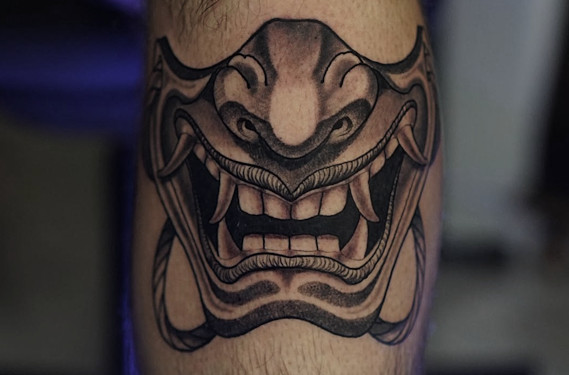 Gold Lisbon Tattoo - Leao minimalista